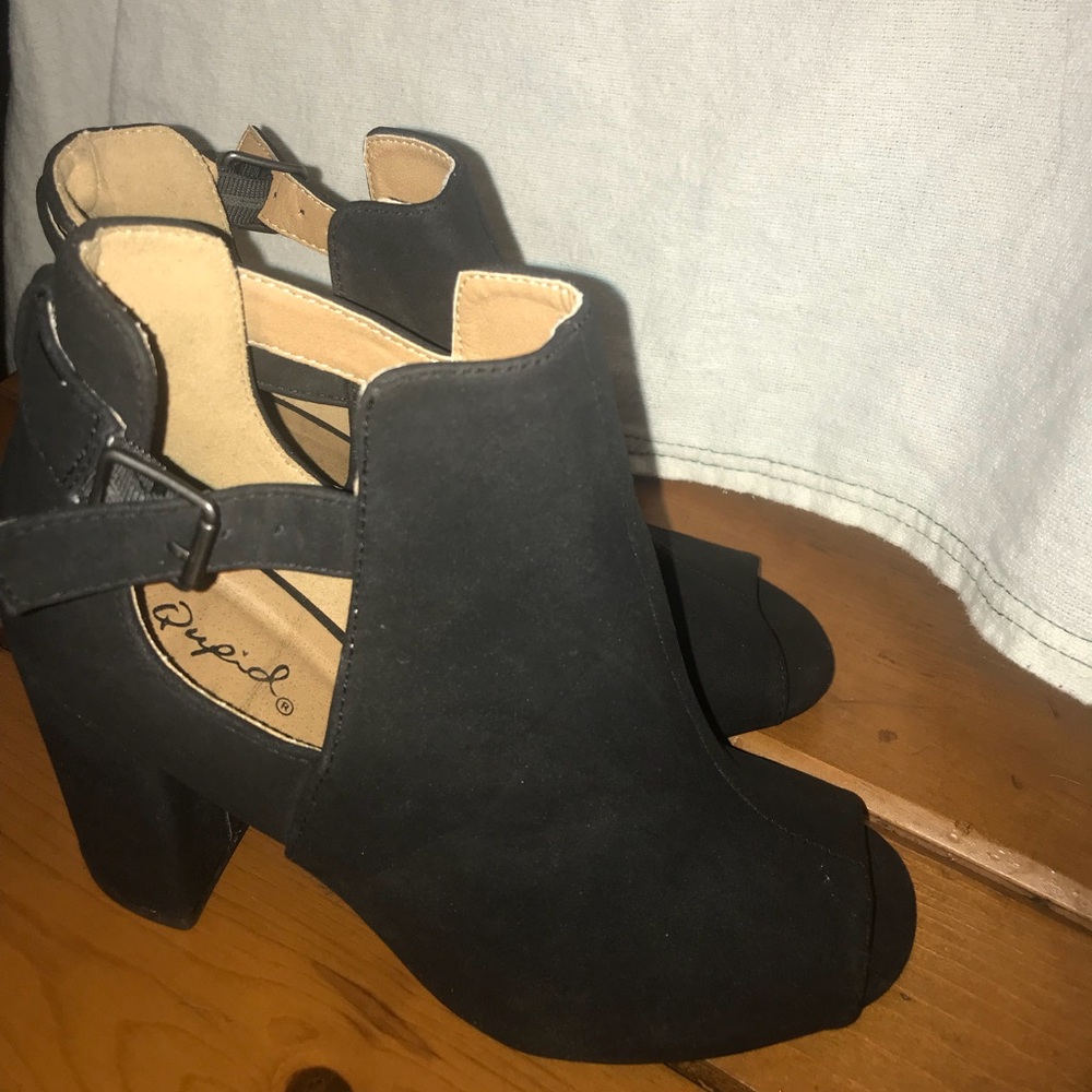 Black Qupid heels